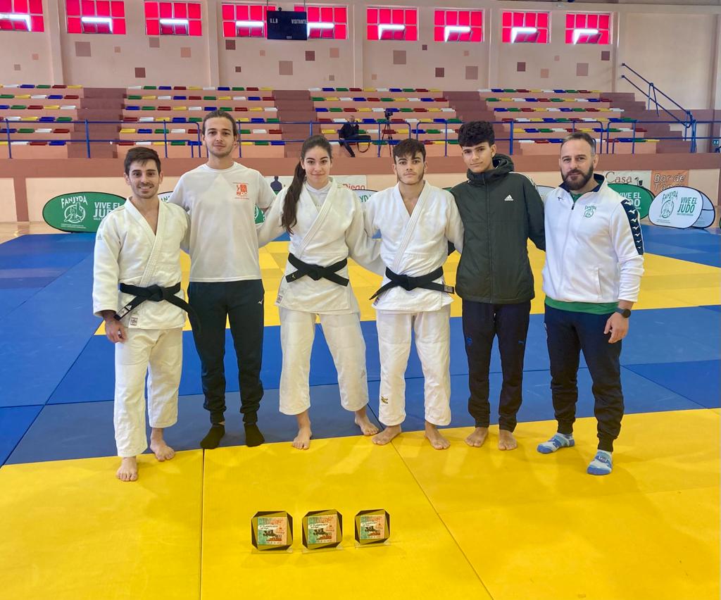 ‼️3 medallas para el TSV en el clasificatorio para el Campeonato de España Absoluto 🔥

🥈Paula Pérez (-63Kg)
🥈Javier Pérez (-60Kg)
🥉Sandro Martín (-60Kg)

Buen trabajo! Seguimos sumando 💪🏽