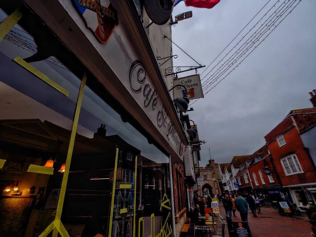 Seaside Sessions (@seasidesesh) on Twitter photo Filming the first in a new series today, focusing on local artists. Video to come soon featuring @hogbanana working on the Christmas window display for <a href="/cafest/">Capenga fest</a>.pierre Filming the first in a new series today, focusing on local artists. Video to come soon featuring @hogbanana working on the Christmas window display for <a href="/cafest/">Capenga fest</a>.pierre
