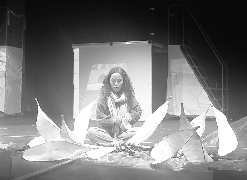 TheatreSpaceNE's tweet photo. Our cast have successfully  navigated their first session of the tech, guided along by director @KilviCorinne, AD voice @JessCornerVoice, AD Movement Heather Carroll, puppet master @SayaNaruse and DSM @alneale88 (all pictured) 🌟 https://t.co/KOXk0MFxB3