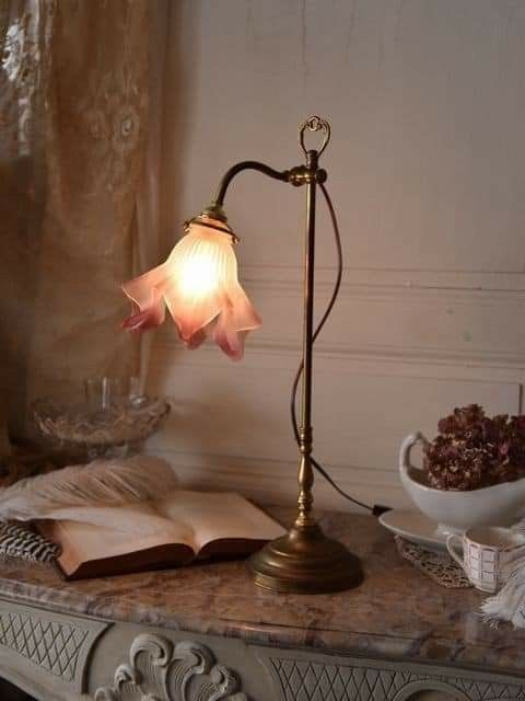 lavieestbelIe's tweet photo. Flower lights https://t.co/kgd3o2X94Y