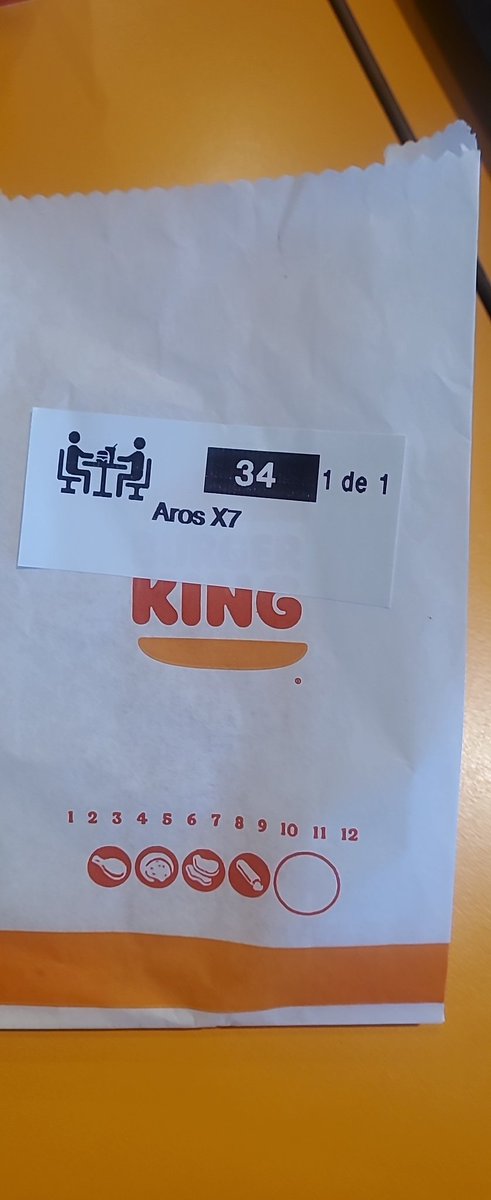 MisionOtaku's tweet photo. Jajajaj y de 7 aros que pagas te ponen 5!!! Muy mal! https://t.co/wTiL7HeWlH