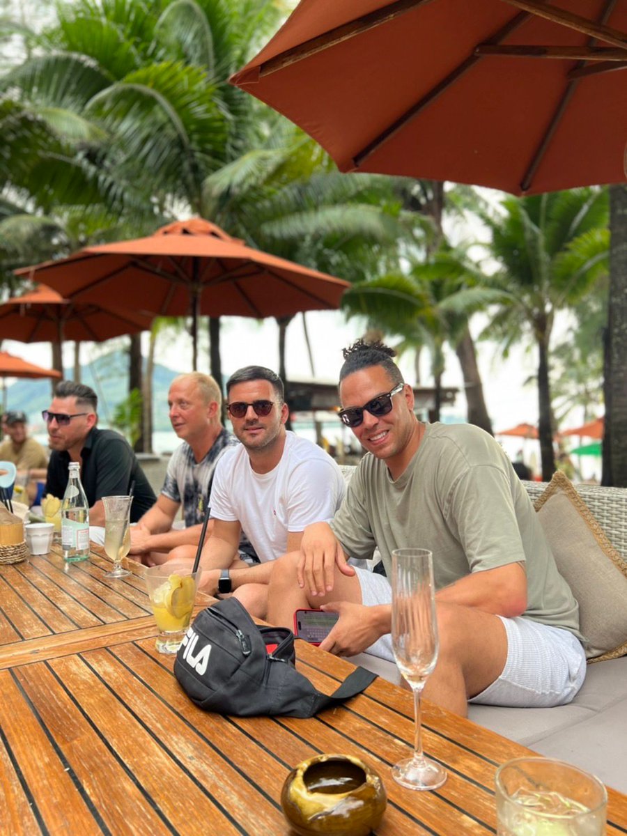 Had the 2nd mini meetup before the SEO Mastermind in Phuket @ the #1 beach club in Thailand!

Cafe Del Mar Day! 🔥