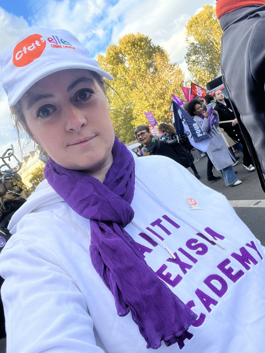 Nous sommes nombreuses et nombreux aujourd’hui à Paris à nous mobiliser contre le #Sexisme et les #violencesfaitesauxfemmes !

#Manifestation @cfdt_officiel 
@cfdtelles <a href="/fcegroupejeunes/">fcegroupejeunes</a> #NousToutes #StopViolences #NonAuSexisme #CaSuffit #TropCEstTrop #YEnAMarre
