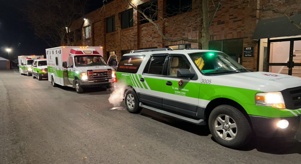 SJAOakvilleMFR's tweet photo. Our team is out this morning for the #Oakville #SantaClausParade. We’re in the parade with our #TherapyDog teams as well as providing medical coverage. See you there and be sure to bundle up! https://t.co/pShSaxEayT