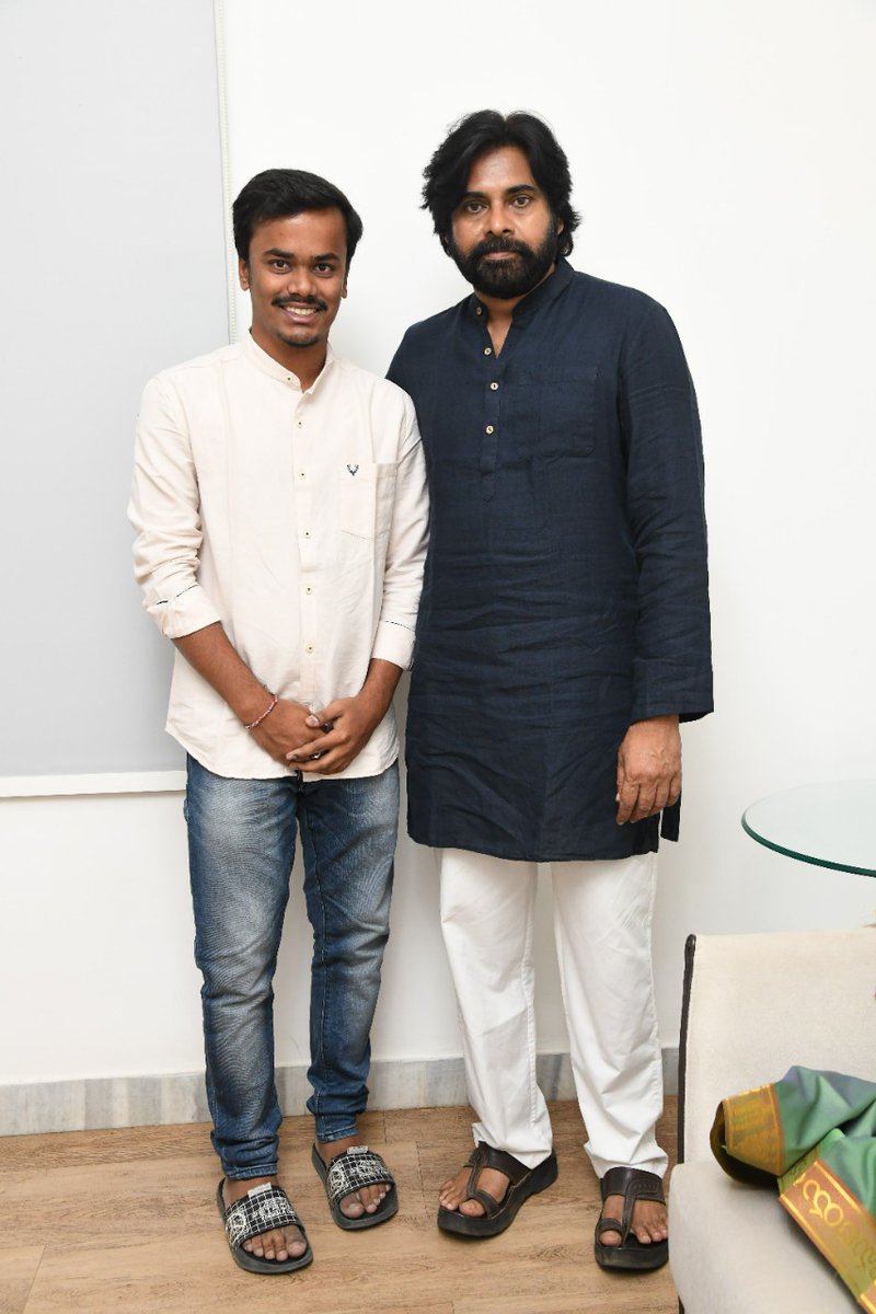 Dharanikumar (@dharanikumar_tr) on Twitter photo Finally met party president <a href="/PawanKalyan/">Pawan Kalyan</a> garu 🤗❤️ at Janasena party office Hyderabad
#pawankalyan #janasenaparty Finally met party president <a href="/PawanKalyan/">Pawan Kalyan</a> garu 🤗❤️ at Janasena party office Hyderabad
#pawankalyan #janasenaparty