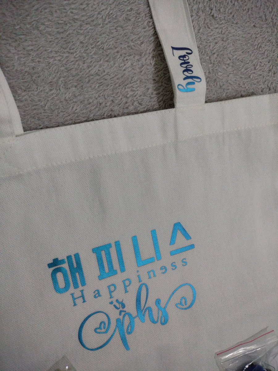 LovelyGrace89's tweet photo. Freebies from @PHSintl @ZEA_Hyungsik birthday celebration 😍 https://t.co/ZySsg6oyJv