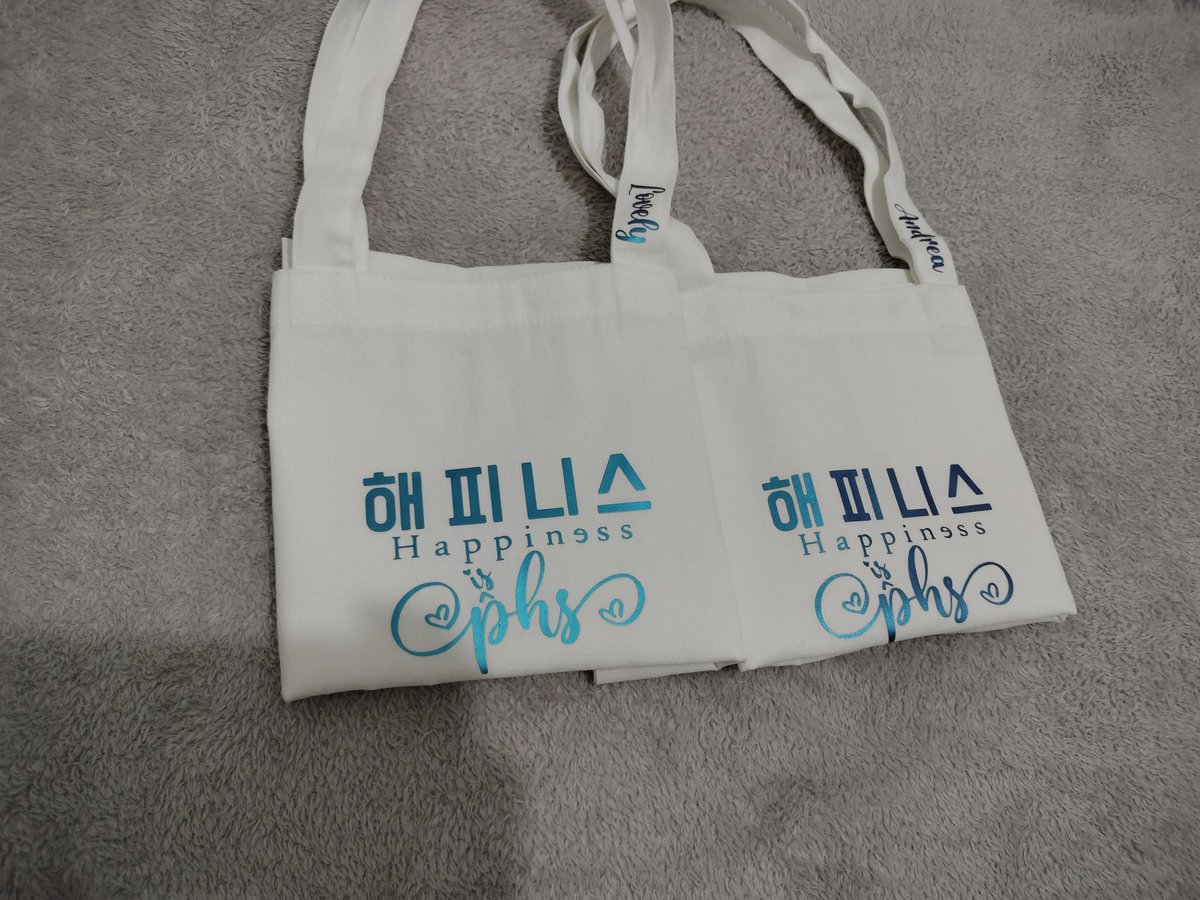 LovelyGrace89's tweet photo. Freebies from @PHSintl @ZEA_Hyungsik birthday celebration 😍 https://t.co/ZySsg6oyJv
