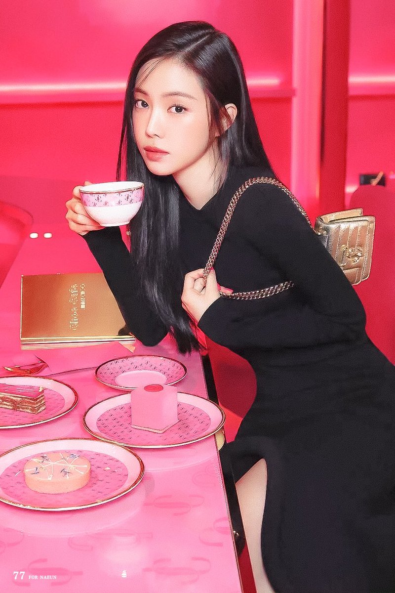 LQQJPGIF's tweet photo. #손나은 https://t.co/wbPSPkUy7g