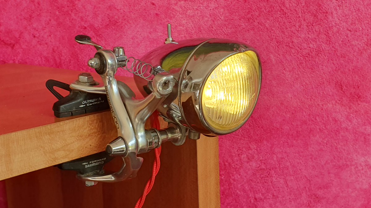 TomBaumberger's tweet photo. Neuzugang im Shop; Upcycling Lampe aus Veloteilen.

#upcycling #shimano600 #bikepartslamp
#veloteilelampe #spotlampe

https://t.co/5cPBsV4373 https://t.co/8bj6K9dcpA