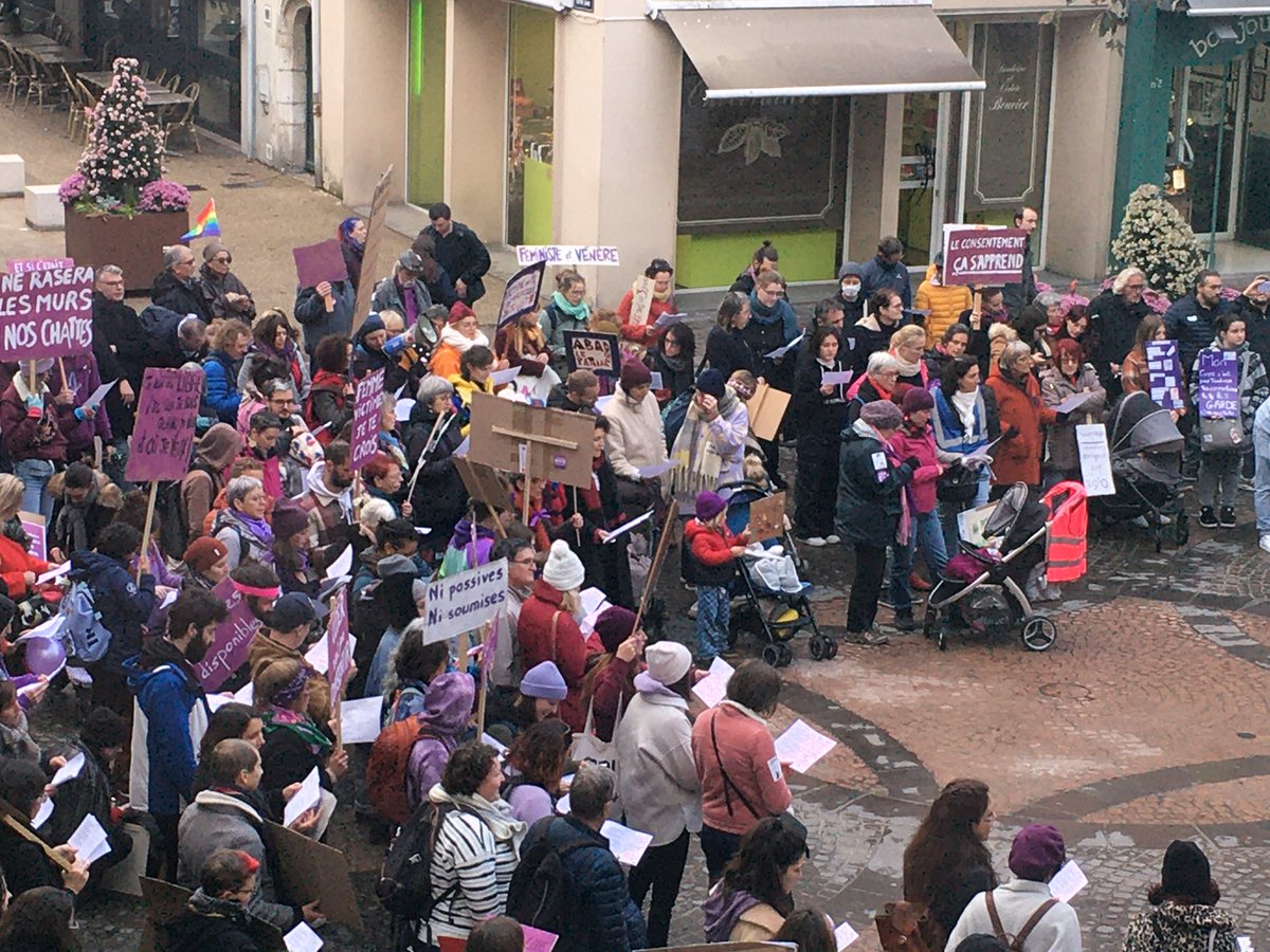JFDebat's tweet image. Contre les violences sexistes et sexuelles. Pour davantage de moyens de l’Etat au 3919. Pour libérer encore la parole des victimes. Pour que le consentement soit enseigné aux garçons. Pour stopper l’engrenage. Marchons.