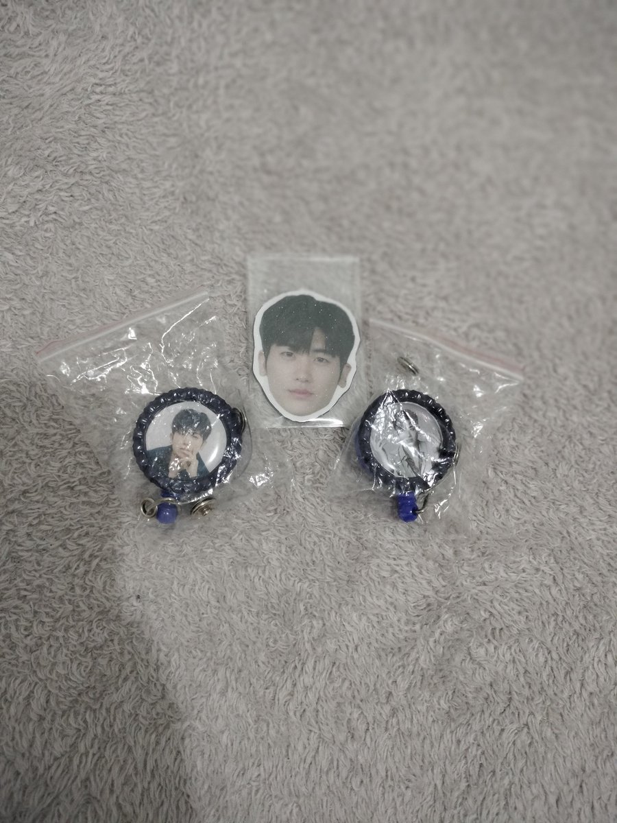 LovelyGrace89's tweet photo. Freebies from @PHSintl @ZEA_Hyungsik birthday celebration https://t.co/6sr5itAByB