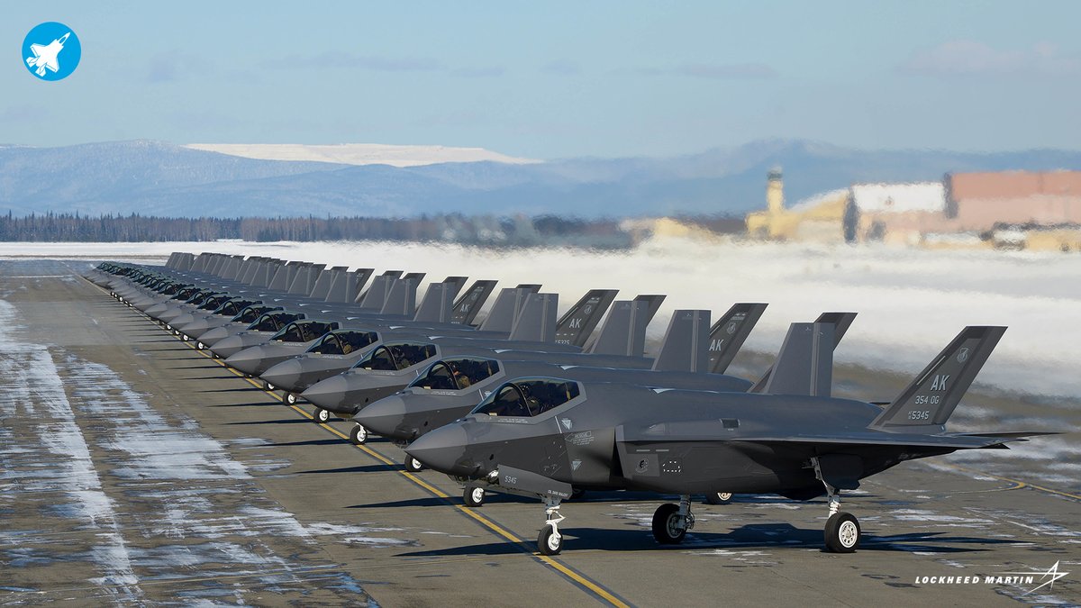 thef35's tweet photo. Count them up! Answer below. 

#DYK there are 865+ F-35s operating around the world today? 

ǝʌᴉⅎ-ʎʇuǝʍꓕ:ɹǝʍsu∀ https://t.co/jAgmcWOgJY