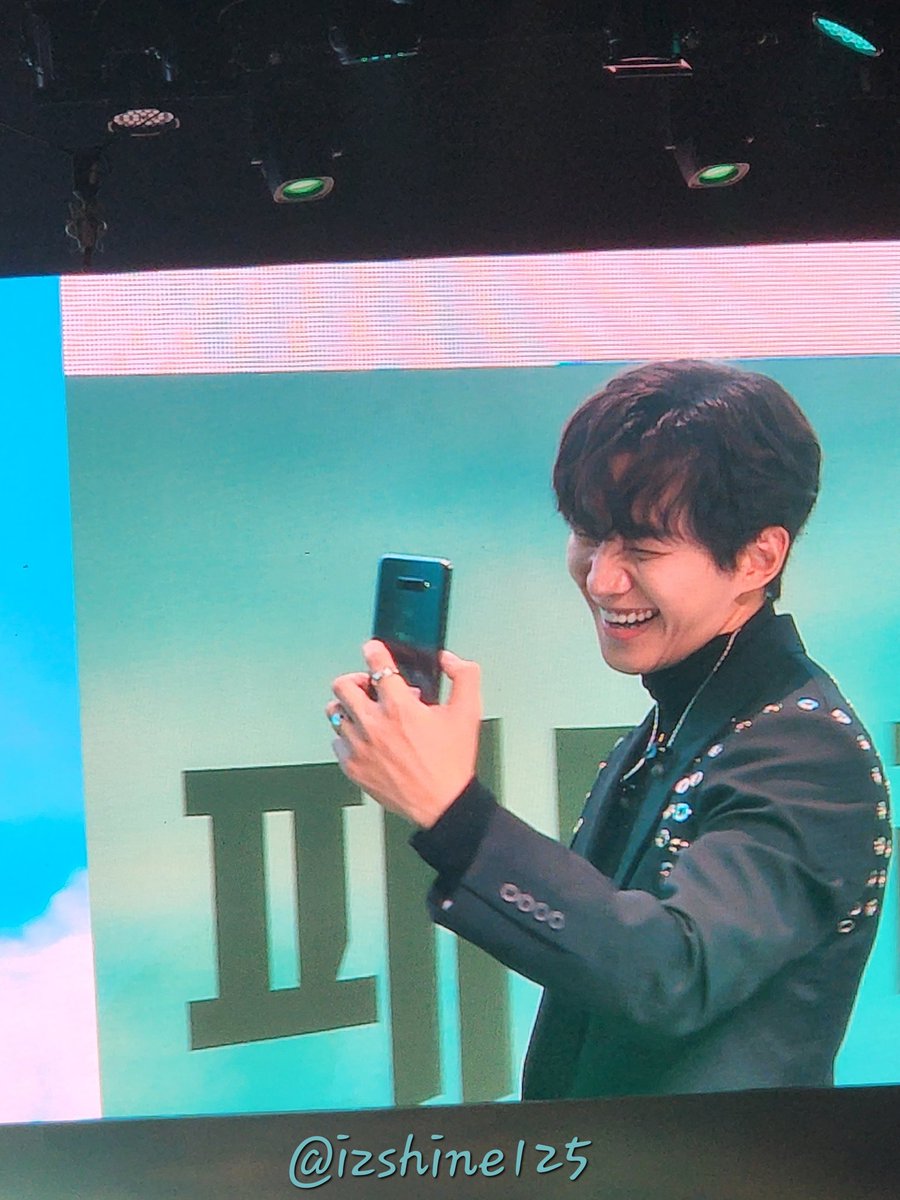 izshine125's tweet photo. 이준호 웃는게 세상에서 젤 이뻐💛
#이준호 #LEEJUNHO https://t.co/jr9DKXIau3