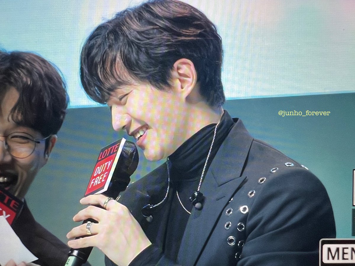mandu_mavis's tweet photo. cutie teeth 😬❤
#이준호 https://t.co/nMuzg3Fc0R