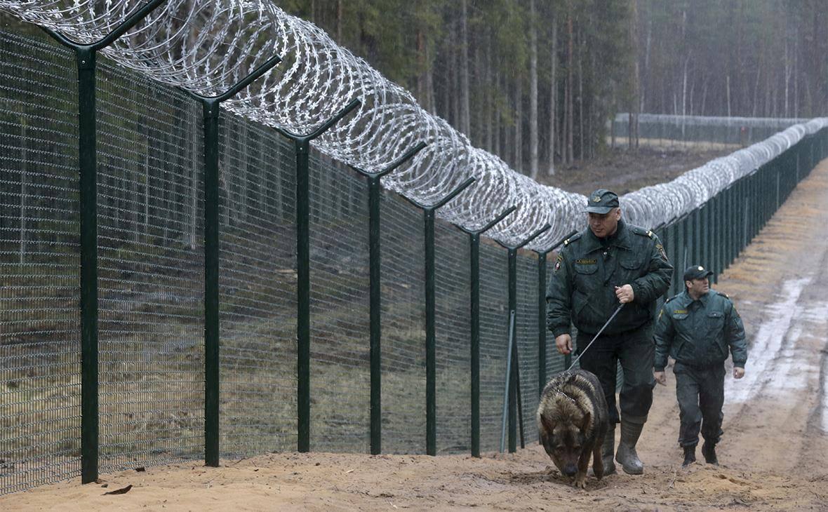 The Finnish government has proposed spending $143 million on a barrier along the country’s border with Russia.

Helsinki first promised the border wall at the start of Moscow’s Special Military Operation in Ukraine back in February. https://t.co/3DdQ2kaMo0