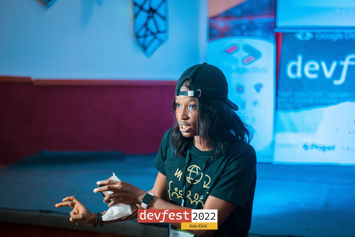 gdg_Eksu's tweet photo. Seeing this face?
Yes! Our core team baby is all up in your faces🫣.
Meet Dorcas @_iamdorcas_, your host for today!🤭
#DevFest
#GdscEksuatDevfest #DevFest22 #DevFestAdo22
Proudly Supported By: @withpropel @adbondharvest https://t.co/hV8s7mwEov