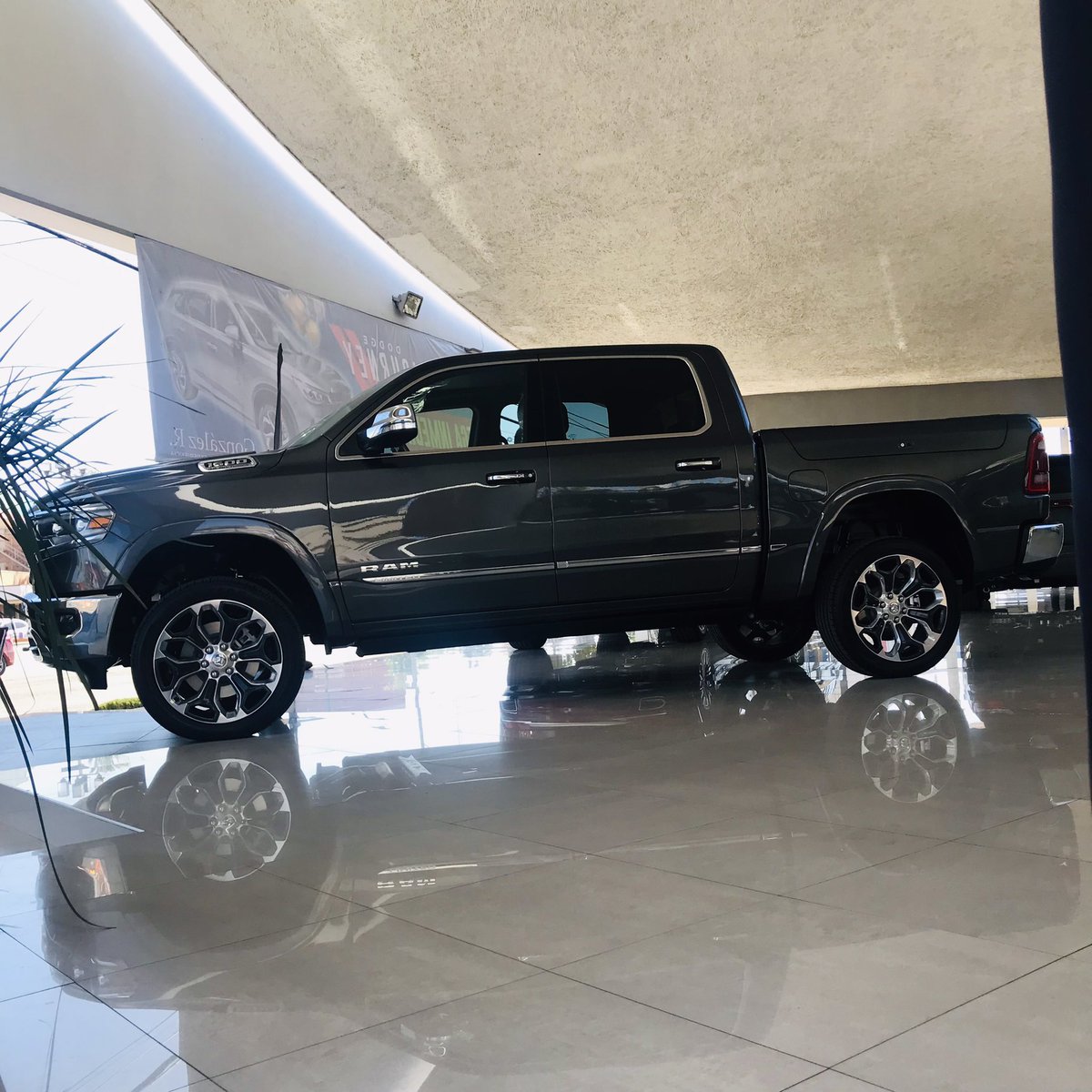 CARLOSEES's tweet photo. #RamLimited #mildhybrid 1500 4x4 modelo 2022 disponible para entrega inmediata.
โญ๏ธCarlos Espriella
โ๏ธ662-276-44-02
๐งc.espriella@gonzalezr.com.mx https://t.co/kcC1nWsAhD