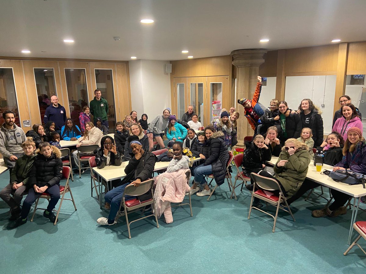 edleeds's tweet photo. Huge thanks to all who faced down today's bleakness, + came out to help with #litterpicking + #PlayStreets + community gardening + more, first in #Hunslet Lake, then the 40+ local teens who joined our youth action day in #Beeston. I think we made a dent/impact. ๐ https://t.co/fybPzkov7n
