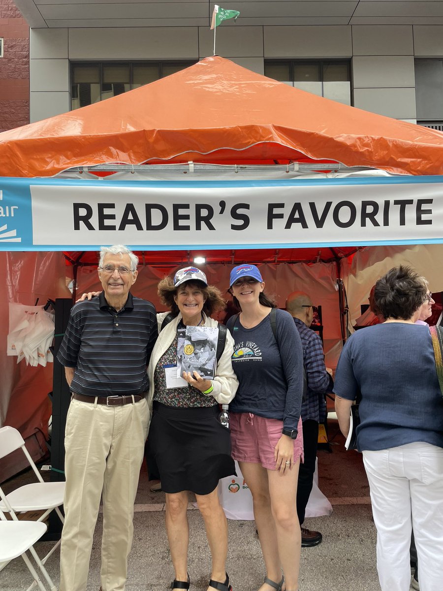 vickierubin's tweet photo. Tonight is the Readers Favorite award ceremony! I will be picking up my gold medal for Memoir! This is booth at #MiamiBookFair It was an amazing event! And My Dad and Carly are   here! 

#RaisingJess #vickiesviews https://t.co/TCSO86t2eh