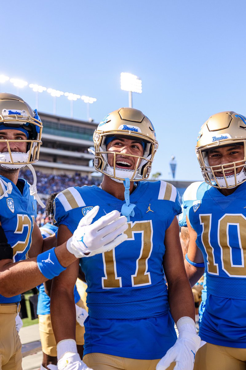 td_hennessy's tweet photo. I will be attending the UCLA game tonight! @UCLAFootball @UCLAFBRecruit #bruins #uclafb #4sup https://t.co/t1vmEntjNs