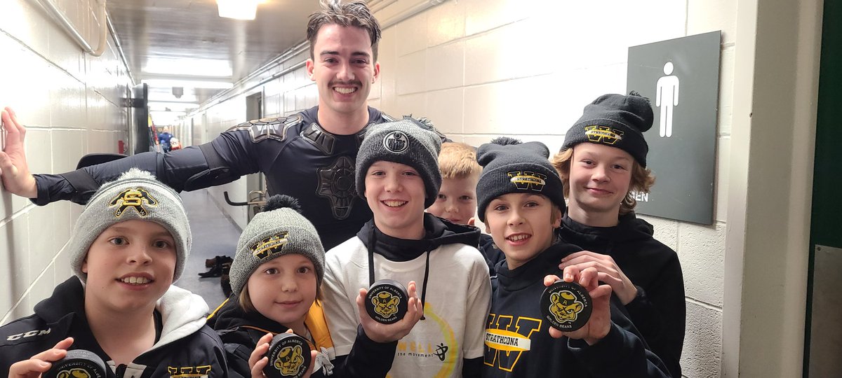 Word must spread that I give out pucks, more amazing students at the Bears game last night! <a href="/ecoleolph/">École O.L.P.H.</a> <a href="/EICSCatholic/">Elk Island Catholic Schools</a>