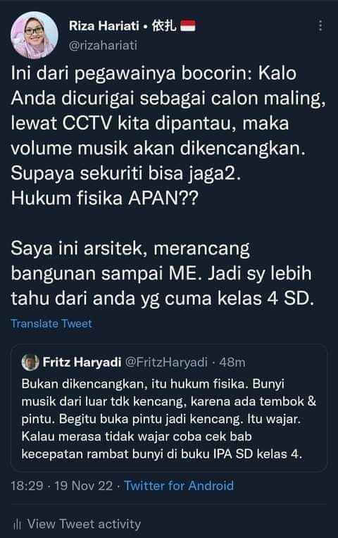 Situ dicurigai maling <a href="/rizahariati/">rizahariati</a>? Makanya kalo masuk mall tuh lewat pintu, jangan lewat septictank. 
Arsitek? Mana ada arsitek gak tau bentuknya pintu.