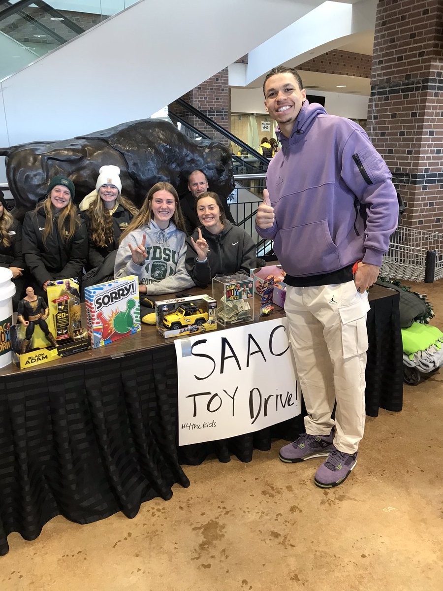 BisonAcademics's tweet photo. 👀 Look who stopped by to make a donation to SAAC’s Toy Drive! https://t.co/uLmaPzncn5