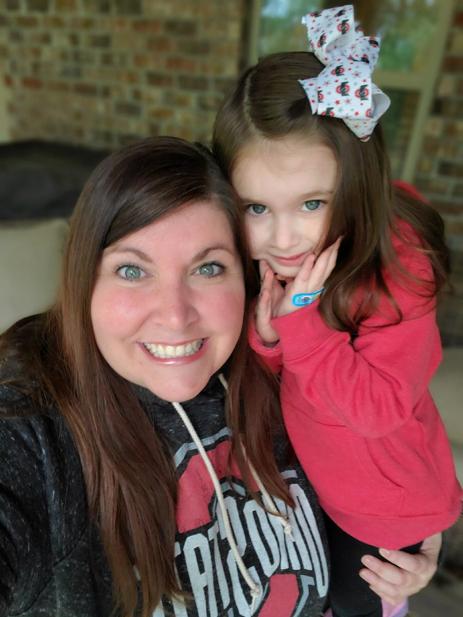 Buckeyelinds27's tweet photo. Happy Football Saturday!!!! 🔴🙌❗️🔴

Traditional #Buckeye Gameday Pics #GoBucks #BuckeyeNation #BeatMD https://t.co/aJfECux5Dm