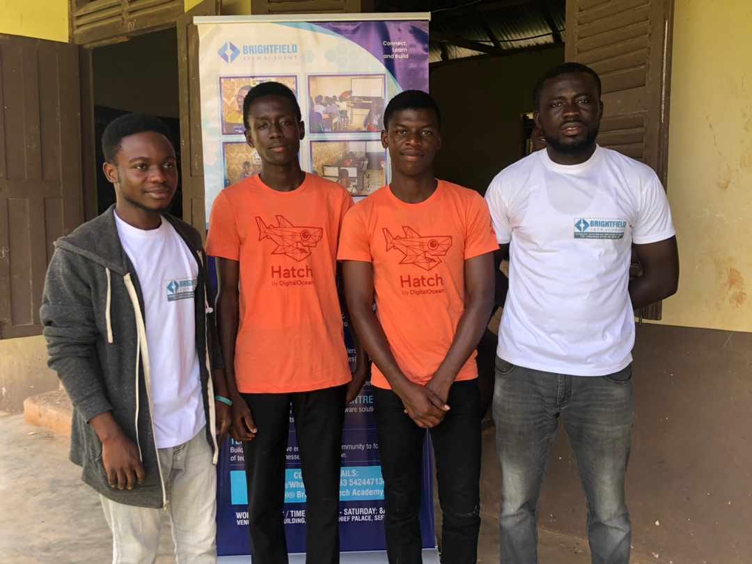 OliverMensahDev's tweet photo. Me and my boys!!!
Brightfield Tech Academy, @brightfieldtec, gonna be great someday!
Devs💙 swags...@digitalocean x @brightfieldtec🤝😍
#TechInSefwi https://t.co/S6t8Keumhc