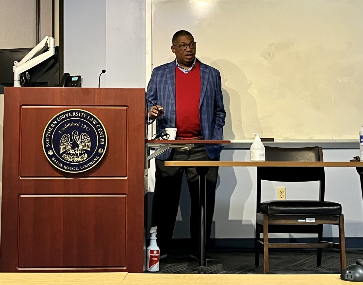 wilsonforla's tweet photo. Spent the morning as a guest lecturer for the Public Policy PhD Cohort 2 where i was a student @SouthernU_BR.  @MerrickRobyn invited me to cover Transportation Policy Analysis from the @La_DOTD &amp; @aashtospeaks perspectives. https://t.co/iKGby5on8A