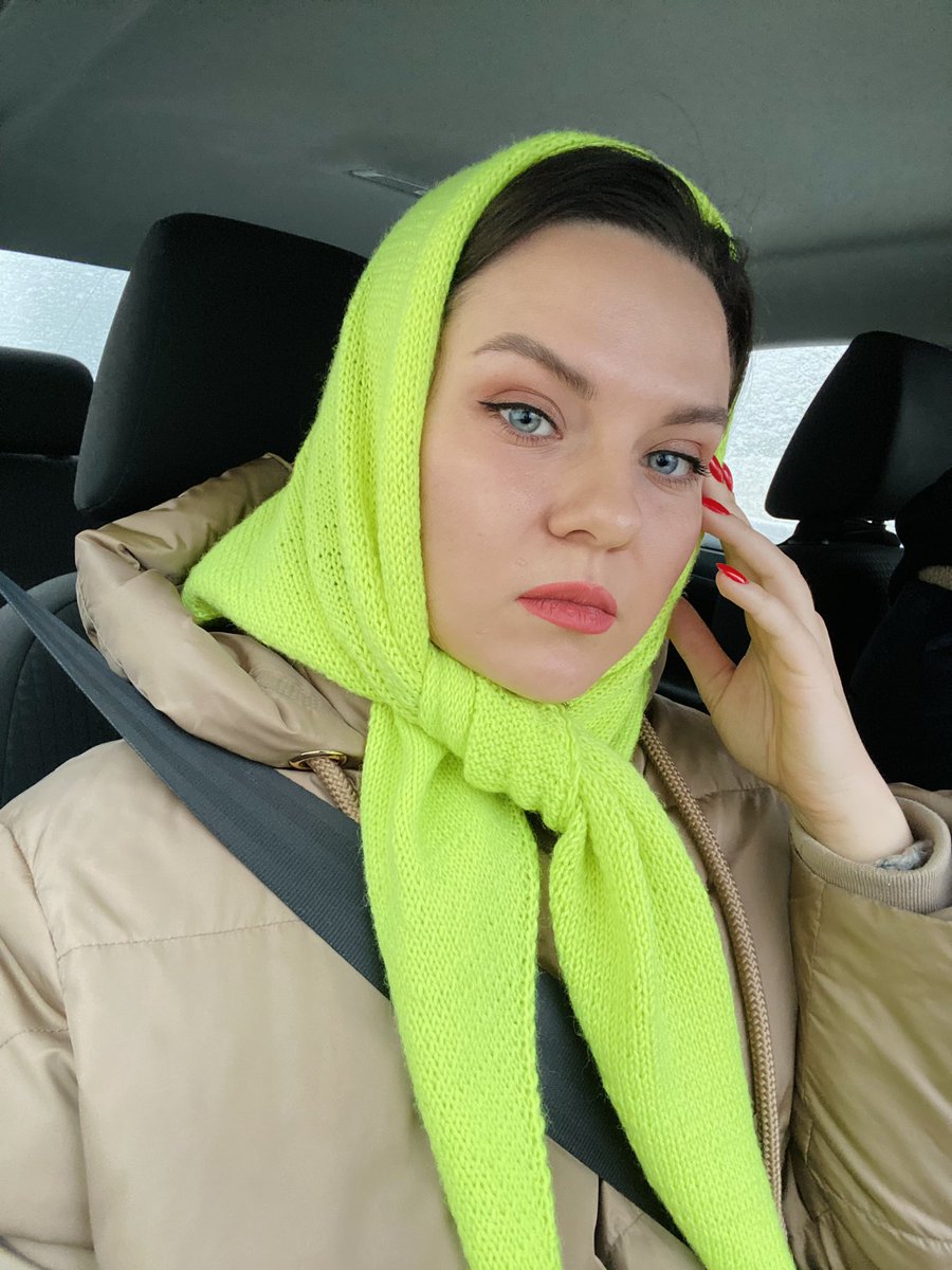 lklueva's tweet photo. Привет, почти год ничего сюда не писала. Вот я, живая и в платочке ❤️ https://t.co/CeM4Bvs3Z9