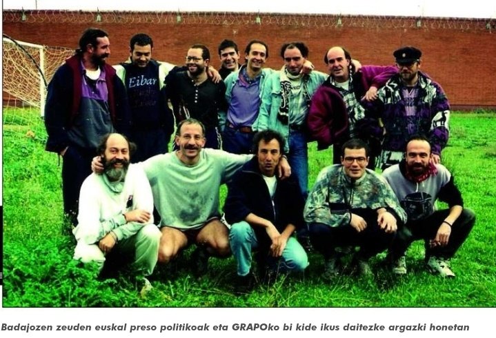 ciruela_negra's tweet photo. Presos políticos de ETA y de los GRAPO en la prisión de Badajoz, 1990s: https://t.co/X0kd41PSKL