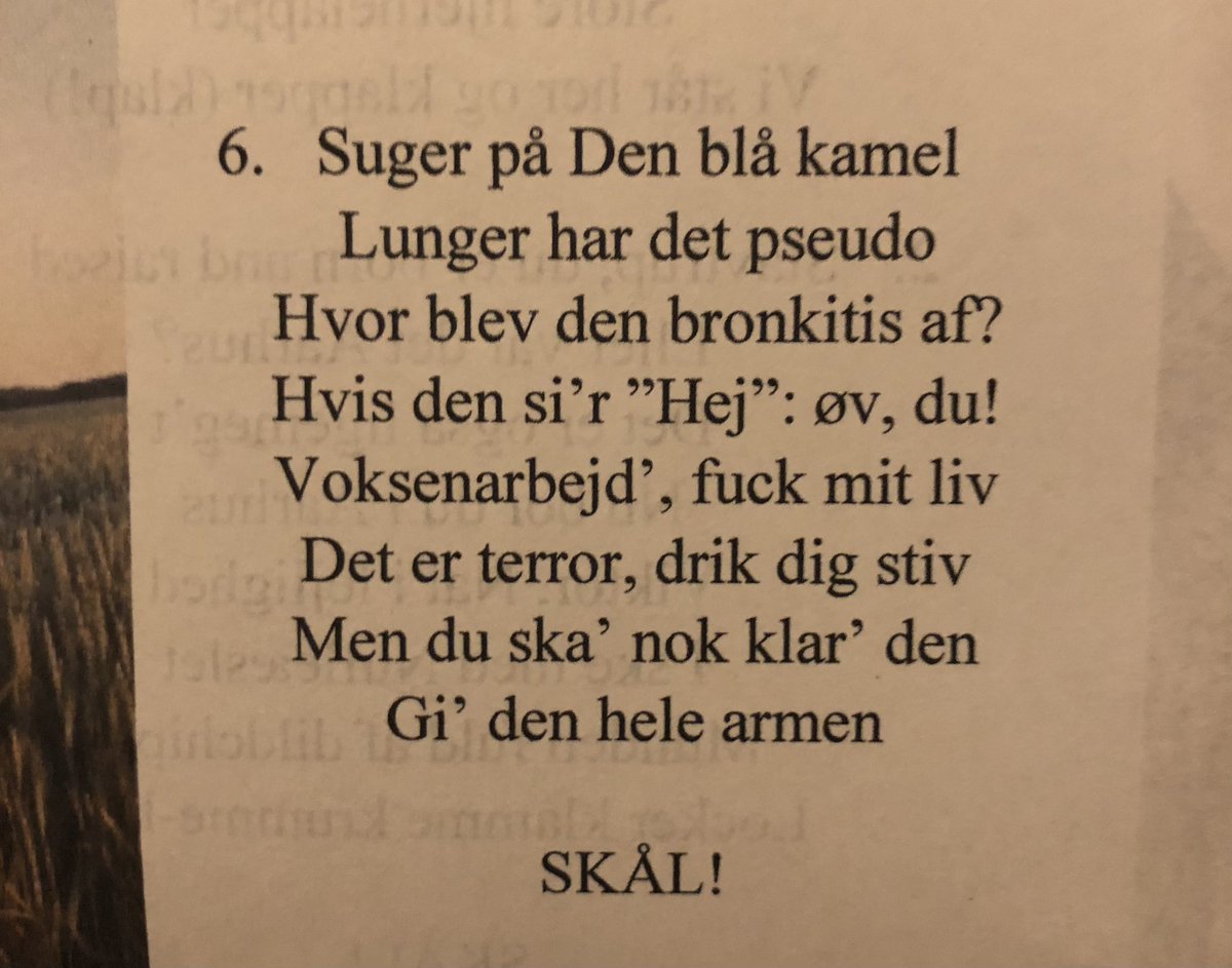 Pubcrawl fødselsdagssang til 29 årig. Vi bliver aldrig rigtig voksne 

Mel: I en kælder sort som kul