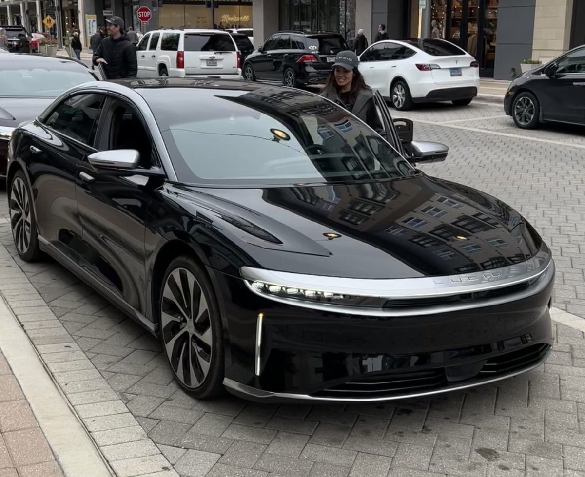 DFWsCars's tweet image. Drove this #LucidAir in #Plano.   The #Lucid is a solid luxury #EV &amp;amp; I say that as a #Tesla owner.     Let me know questions below 👇 #LucidAir