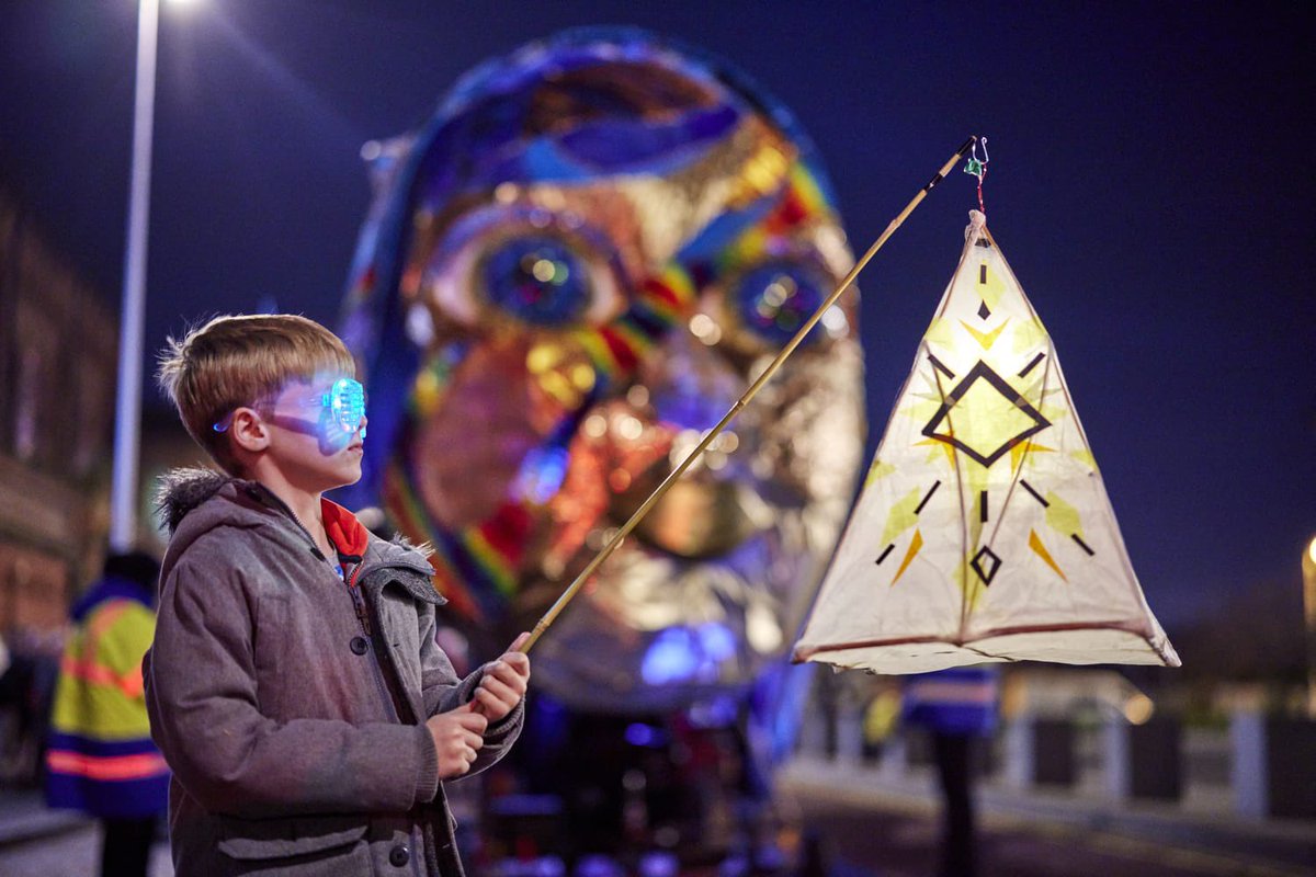 TamesideCouncil's tweet photo. What an absolutely fantastic night, the lantern parade really lit up the town and the atmosphere was amazing. All entertainers, performers and crowd were brilliant and brought their best festive cheer!
#Intameside #festivespectacular https://t.co/cfb1uvscNv