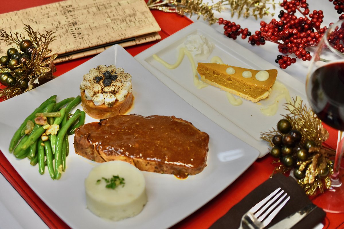Bellmont_'s tweet photo. Thanksgiving Dinner with live music 🍁 Bring the whole family to enjoy the Traditional Thanksgiving Meal or order from Bellmont's a la Carte. Live Music featuring Diego Marcos, a talented Spaniard singer,guitarist, and composer starts at 8:00 p.m. - https://t.co/SB9G0uCAws https://t.co/m6LQwaipW4