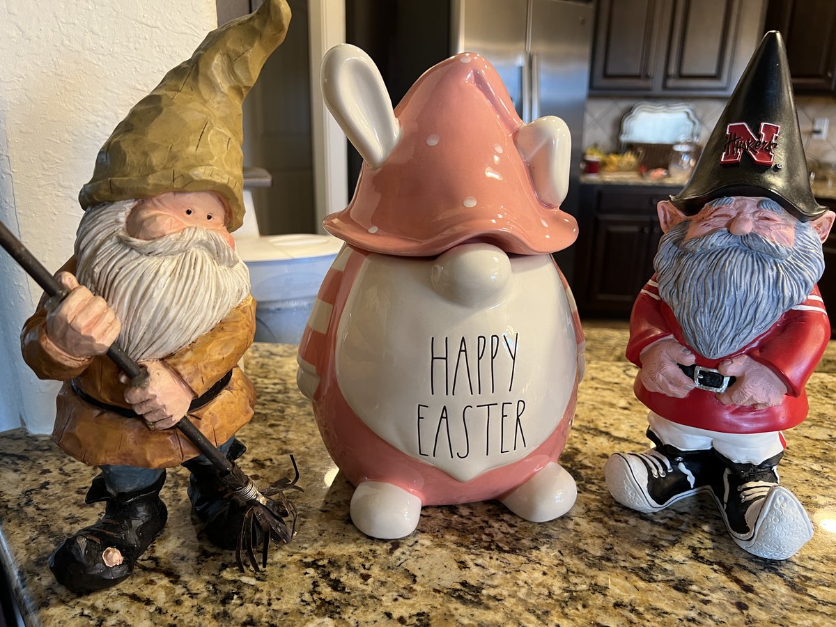 Wizardisms's tweet photo. Never thought much about gnomes. Visited a friend who has THREE. I found a "Welcome to My Garden" gnome, Nardole. Flowers bloomed, herbs flourished! Then, Nobby Gnome arrived to help me cheer for #MUFC. Who knew? It's the #YearoftheGnome  #GnomeMagic https://t.co/lj2Posw8Pd