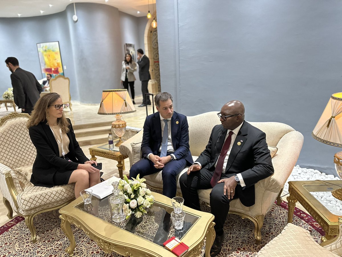PatrickMuyaya's tweet photo. #RDC : En marge du sommet de la francophonie à #Djerba @LukondeSama a eu une réunion bilatérale avec son homologue belge @alexanderdecroo sur la situation sécuritaire et humanitaire à l’Est et l’urgence d’une action vigoureuse pour y mettre fin. https://t.co/K0rMKHfgnH