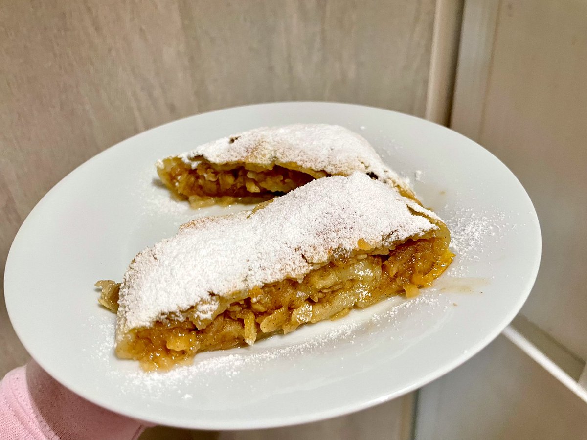 Harmatova's tweet photo. Některý věci je si lepší doma udělat, než koupit. 😊😋 #levny #rychly https://t.co/ntNC4sfYVR