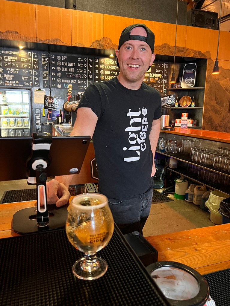 Mason is one of our rad bartenders come grab a pint and say hi. 👋

Check out our rotating taps to see if there is anything new and exciting you haven't tried yet. Don't forget we do cider flights! 

#TheWoodsTastingRoom #RotatingCiders #Ciderflights