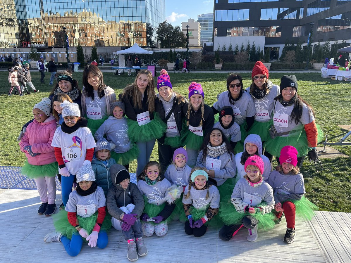 ADESjmay's tweet photo. Who run the world?! Depp’s #GirlsontheRun team crushed today’s chilly 5K! @adeDCSD #whoruntheworld https://t.co/y6lvK03NG4