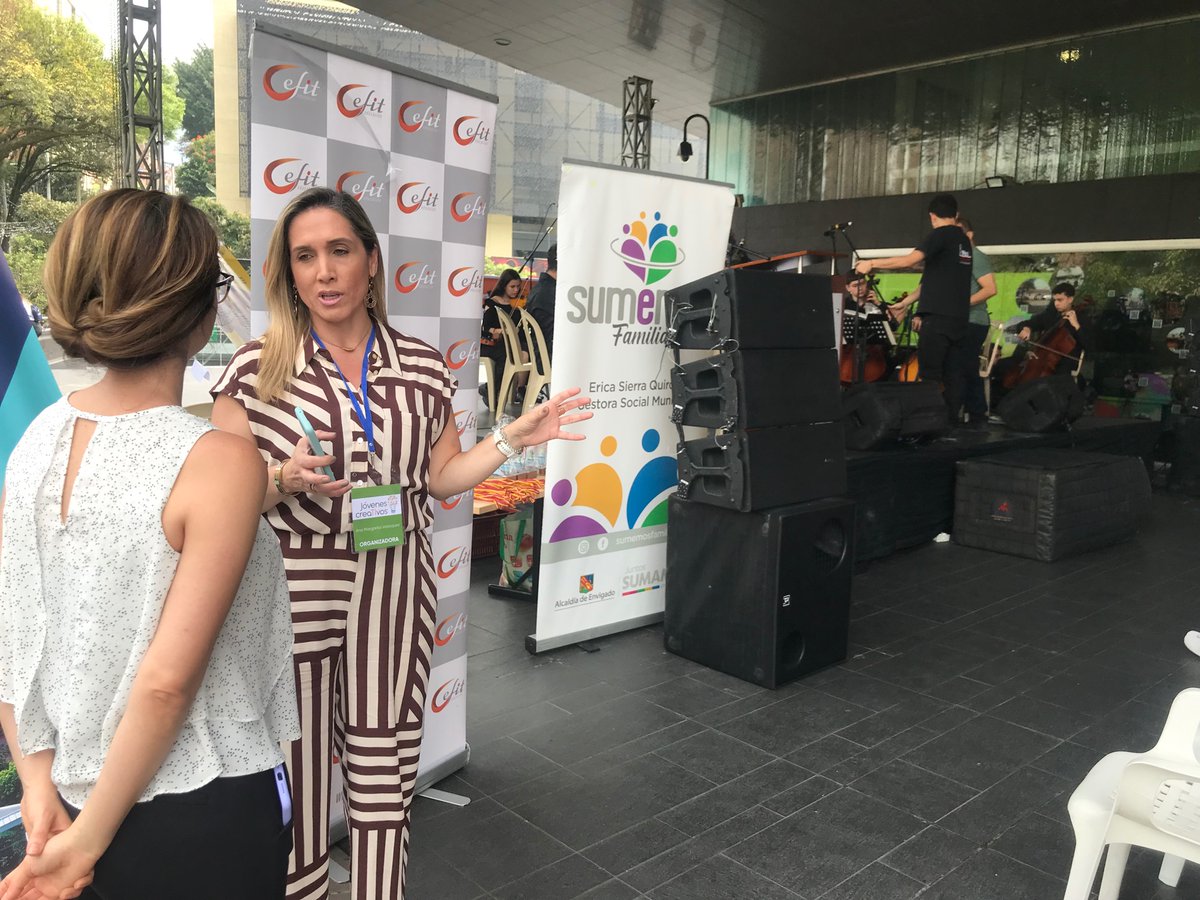 andresfvera's tweet photo. Jóvenes Creativos, liderado por Fundación Rofé (@tocaunavida). A través de la programación, aprenden a superar retos y se abren nuevas posibilidades. Hoy se encuentran además con una orquesta de jóvenes músicos de Fundación Amadeus. Inspirador! #LiderazgoDiferente. @AcumenAcademy https://t.co/EUSwgSBqXp