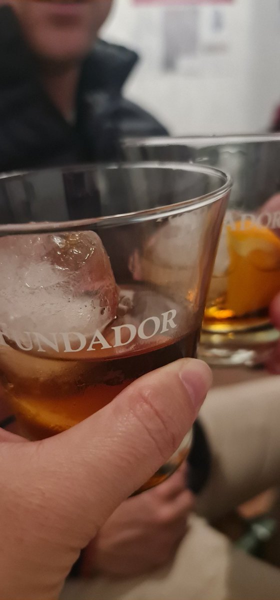 CamperPian's tweet photo. Maridaje en @BodegasFundador 
@AndaluciaTB @TurismoJerez @clusterjerez @ciudadjerez 
#BlogTripJerez #atb7Jerez https://t.co/bYWfGrK1ql