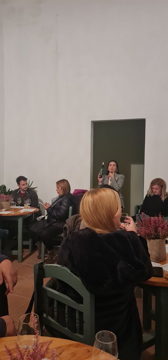 CamperPian's tweet photo. Maridaje en @BodegasFundador 
@AndaluciaTB @TurismoJerez @clusterjerez @ciudadjerez 
#BlogTripJerez #atb7Jerez https://t.co/bYWfGrK1ql