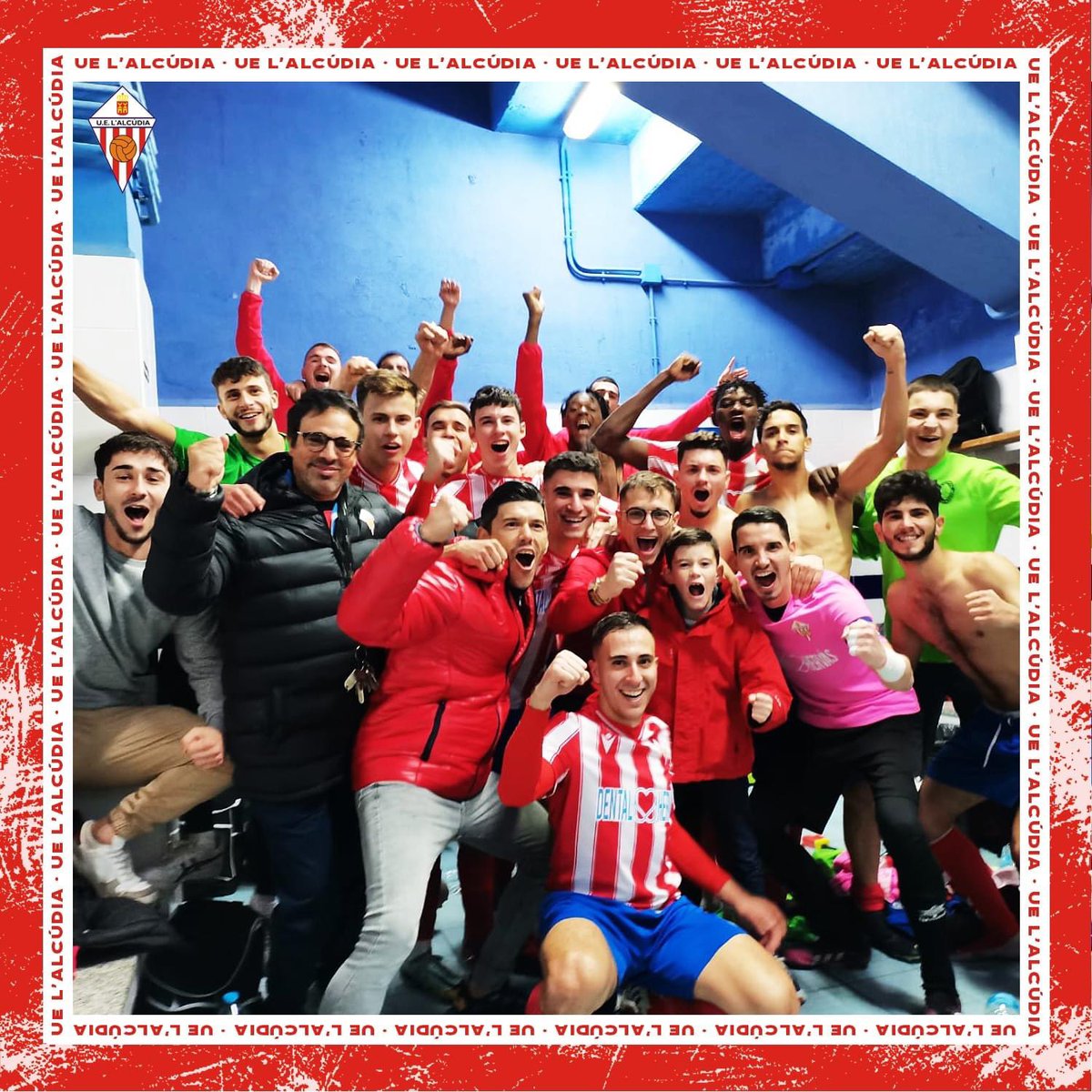 🔴⚪ Dormim en llocs de Promoció a Tercera RFEF després d'una vibrant victòria davant un dur rival com el SC Requena (3-0) ➕3⃣✅

⚽🆙 Adri, Borja i Josevi han fet els gols en un duel de màxima actitud dels nostres roig-i-blancs 💪

𝑵𝒐 𝒅𝒆𝒊𝒙𝒆𝒖 𝒅𝒆 𝒍𝒍𝒖𝒊𝒕𝒂𝒓! 🇦🇹