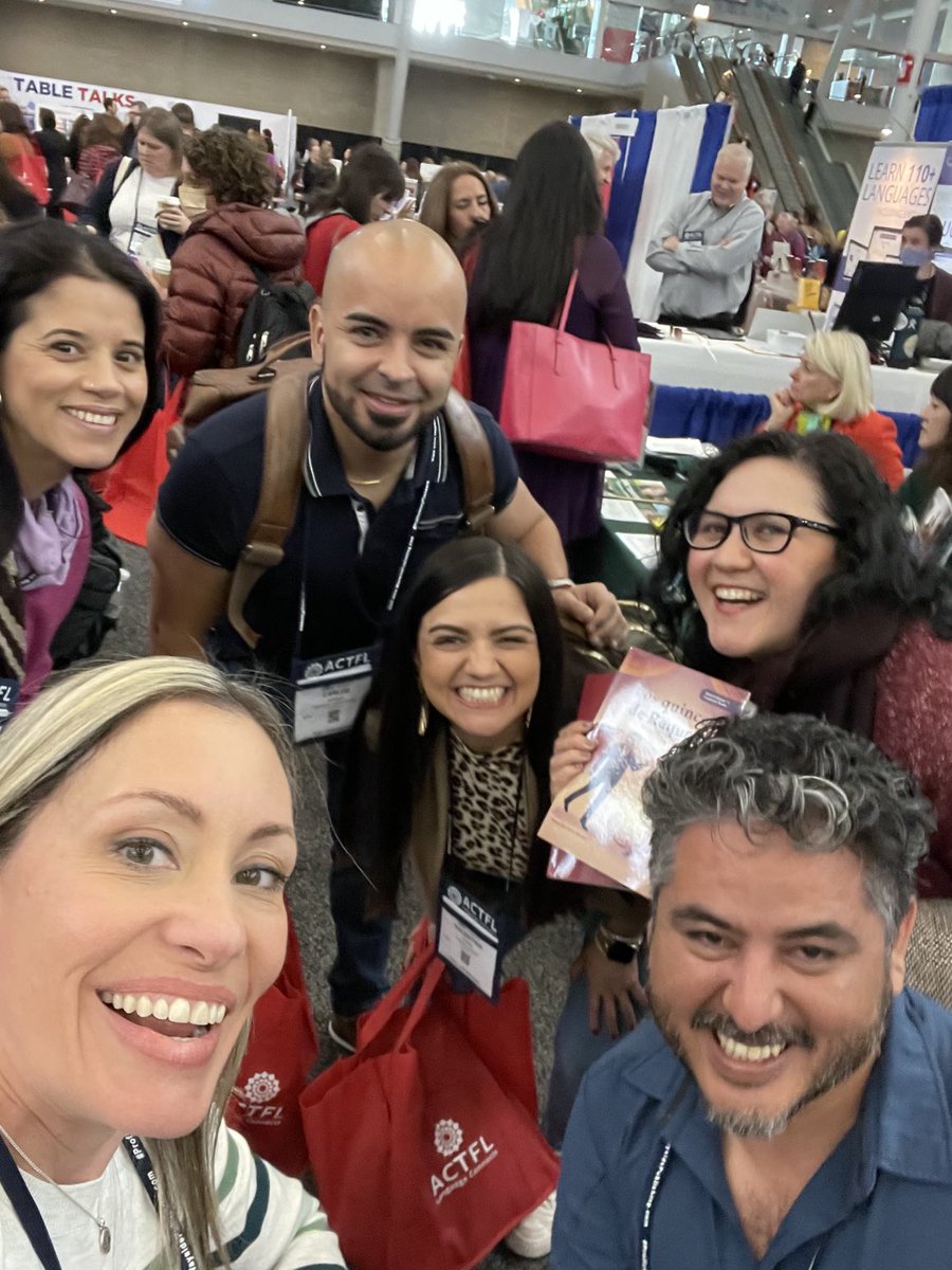 ¡Que alegría tan grande conocer por primera vez en persona a estos grandes educadores y seres humanos que por mucho tiempo me han inspirado, retado y ayudado a ser mejor! 🇲🇽⁦<a href="/AbelardoAlmazan/">Abelardo Almazán-Vázquez</a>⁩ 🇨🇴⁦<a href="/SpanishTogether/">Carolina</a>⁩ ⁦<a href="/ProfeValentina/">Valentina</a>⁩ 🇵🇷 #ACTFL22