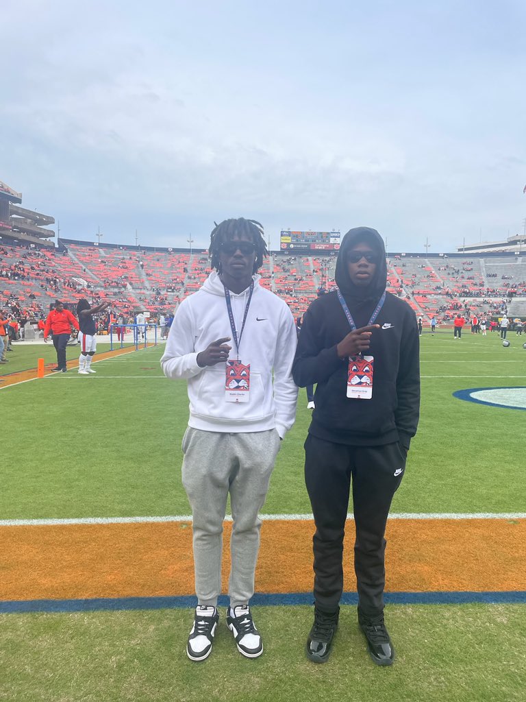 <a href="/takeemdeep9_/">Waden “Woo” Charles🌴</a> and <a href="/xklvsive_1/">Denairius Gray</a> enjoying their visit to <a href="/AuburnFootball/">Auburn Football</a> today #WarEagle #CultureWINS