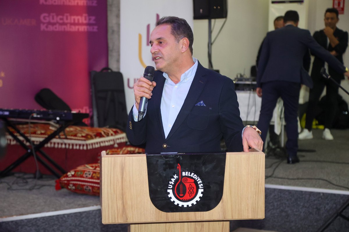 UkamerUsak's tweet photo. Programda Belediye Başkanımız Sayın Mehmet Çakın da bizleri yalnız bırakmadı. Her kadının birer öğretmen olduğunu vurgulayan Başkanımız, Öğretmenler Günü'nü en içten dilekleriyle kutladığını ifade etti. 👏🏻++ https://t.co/JuH8lLDL2B