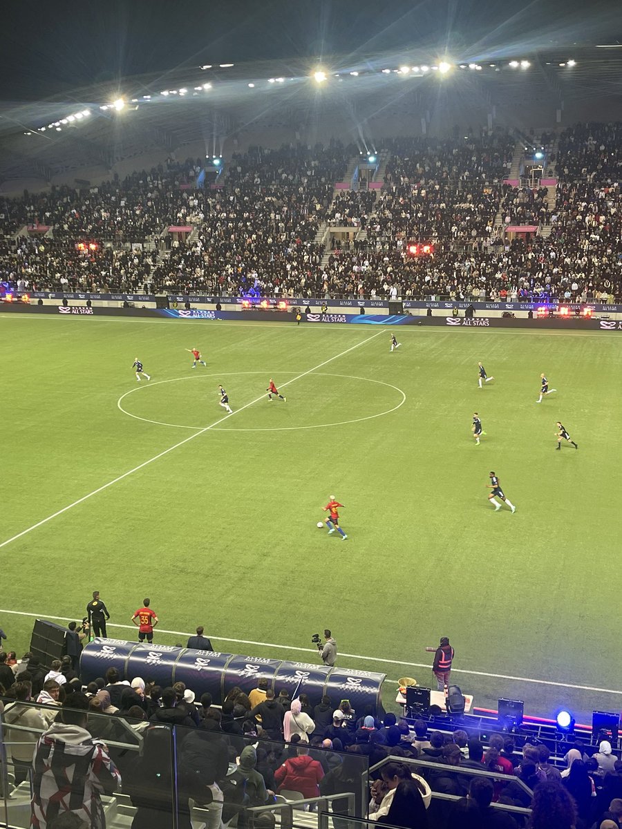 epicsefy's tweet photo. 10 RT je rentre sur le stade tout nu https://t.co/s5eCgjpyoc