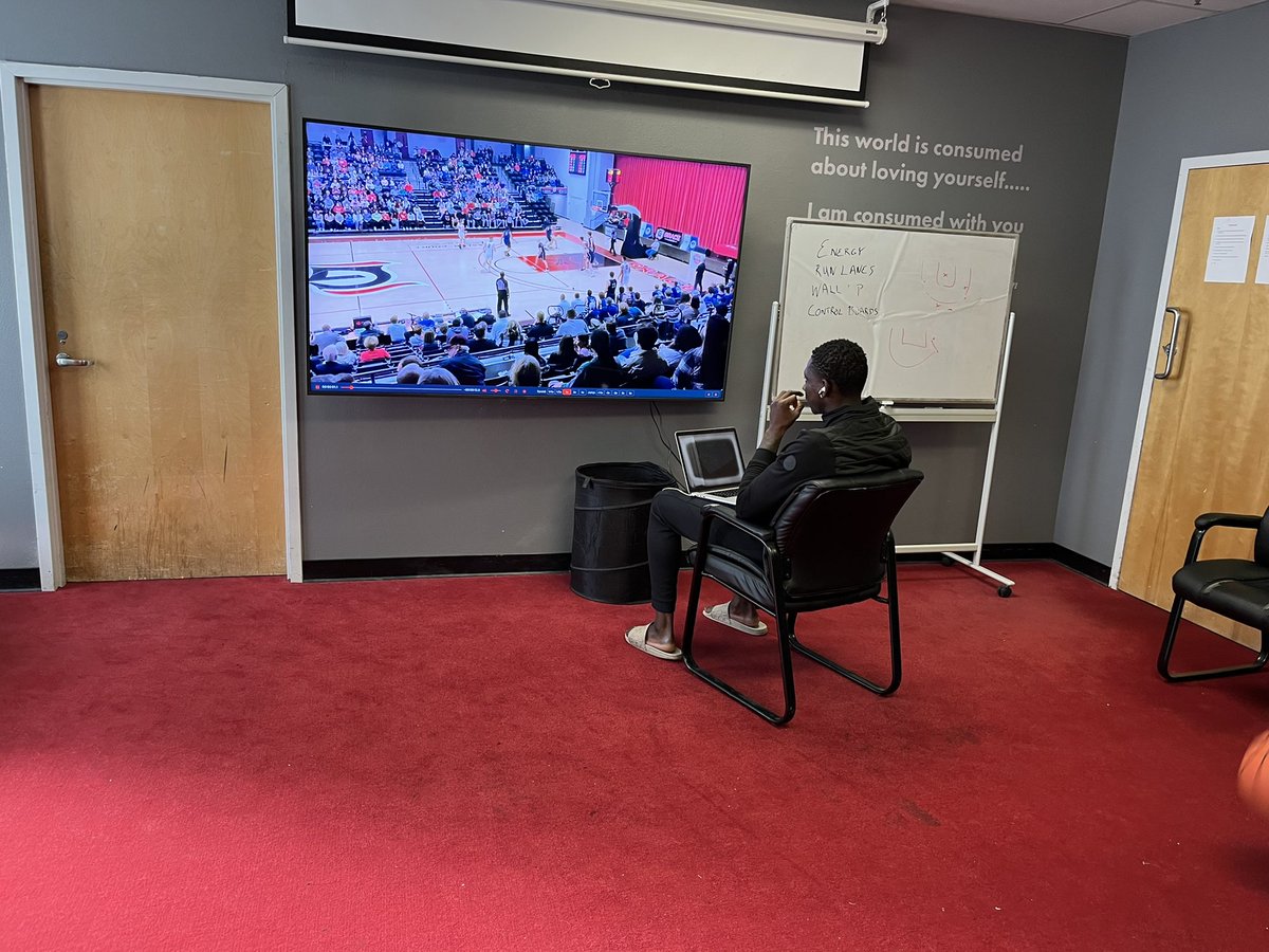 Not much makes a coach happier than waking in the team room first thing in the morning and seeing a player studying next weeks opponent! <a href="/SimpsonRedHawks/">Simpson Red Hawks</a>